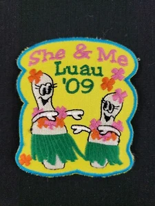 2009 Girl Scouts She & Me Luau '09 Patch Badge 3" NOS Hawaiian Girly Fun Party - Picture 1 of 5