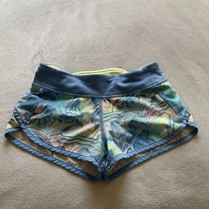 Ivivva girls blue multicolored graphic print lined breathable active shorts, 10 - Picture 1 of 8