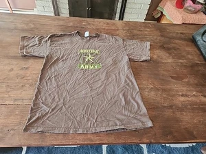 HOOTERS ARMY T-Shirt Sz: L / Casual Military Graphic Bringing Out The Big Guns - Picture 1 of 7