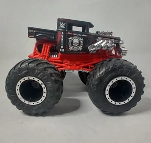 2019 Hot Wheels Monster Trucks WWE #2/10 Stone Cold Steve Austin - Picture 1 of 11