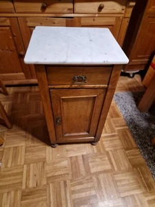 ANTIKER Eiche Mahagonie NACHTSCHRANK SCHÖNES MÖBELSTÜCK mit Marmorplatte - Bild 1 von 13