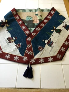 Kohl's Winter Friends Arazzo Runner da Tavolo Pupazzi di Neve Alce Cani Nappe 71x13" - Foto 1 di 12