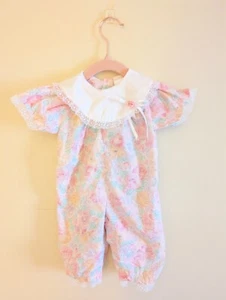 Vintage Cottage Core Romper Baby Girls Up to 14lbs Flower Print Pink Rose - Foto 1 di 8
