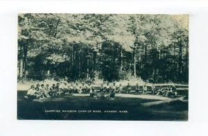 Postal de Hanson MA 1960, niñas sentadas alrededor de una fogata, Rainbow Camp of Mass - Imagen 1 de 2