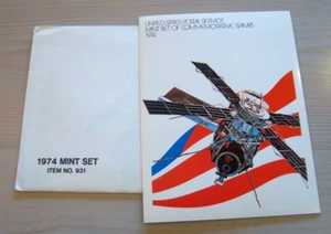 1974 USPS Mint Year Set w/ Folder (29 MNH Stamps in sealed packet) - Picture 1 of 2