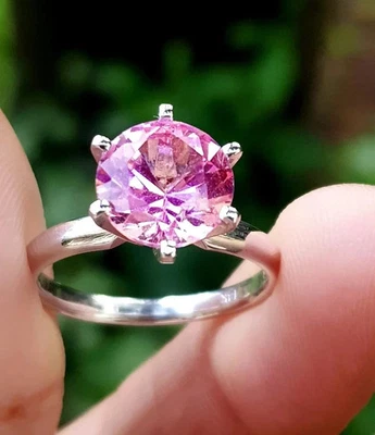 Alianza de diamantes y zafiros rosados naturales de 2,00 quilates de oro blanco macizo de 18 quilates talla 6,5 Foto 1 de 4