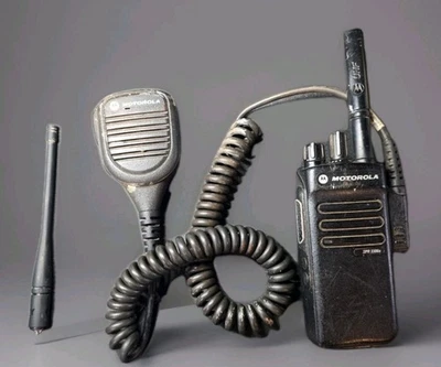 Motorola XPR3300e UHF Two Way Radio Walkie Talkie W/ 2 Antenna, Belt Clip & Mic - Image 1 of 4