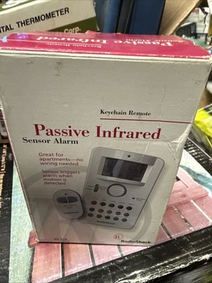 Radio Shack Passive Infrared Sensor Alarm 49-329 With Key Chain Remote - Image 1 of 4