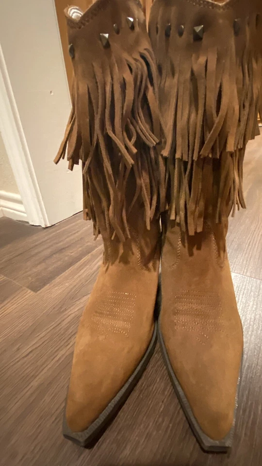 BOTAS VAQUERAS ROPER DE GAMUZA TOSTADA CON FLECOS - PUNTERA PUNTIAGUDA Foto 1 de 4
