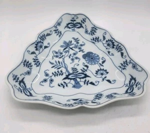 Vintage Japan Blue Danube Triangular Vegetable Bowl with verge - Picture 1 of 7