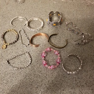 Paparazzi Jewelry Lot 12 Bracelets - 18 Necklaces - Picture 1 of 8