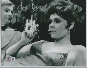 JUDI DENCH AUTOGRAFO 8X10 FOTOGRAFIA CABARET BECKETT AUTENTICATA JAMES BOND - Foto 1 di 1