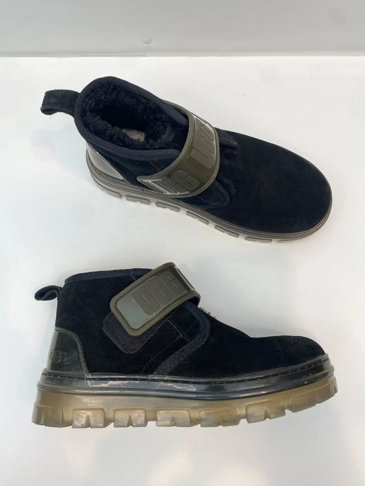 Ugg Neumel 透明 Chukka 黑色麂皮绒羊皮踝靴女式 5 码 — 第 1/4 张图片