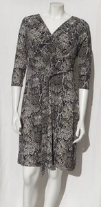 Vestido TALBOTS Estampado Piel de Serpiente Elástico Rayón Jersey Tejido Calce y Acampanado Talla M MP USADO EN EXCELENTE ESTADO - Imagen 1 de 6