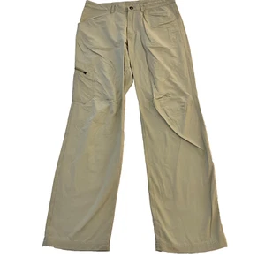 Patagonia Hiking Adventure Casual Khaki Pants Sz 32x32 Flat Front - Picture 1 of 9