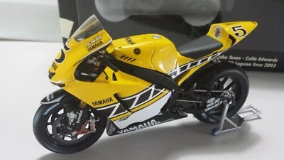 Colin Edwards. Yamaha YZR-M1. MotoGP Laguna Seca 2005. Minichamps 1/12.  - Image 1 of 4