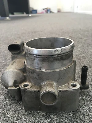 Audi TT 2003 OEM carrocería del acelerador Foto 1 de 2