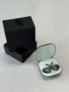 Beats by Dr. Dre Fit Pro Auriculares In-Ear Inalámbricos Completos - Gris Salvia - Imagen 1 de 4