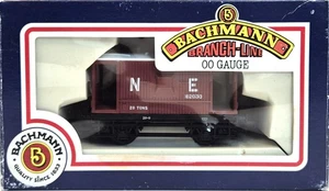 Bachmann 33-800 LNER 20 Ton Brake Van 162030 in NE Brown Livery - Picture 1 of 2