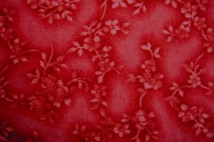 3/4 Yards Burgundy Florals Flannel Fabric 30" X 44" - Picture 1 of 3