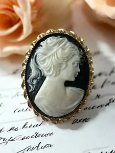 Vintage Cameo Brooch, Black & Off White GoldTone Oval Pin Brooch Antique Auction - Picture 1 of 3