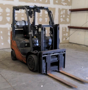 2012 Toyota Forklift 8FGCU20 4,000#, 4000# Cushion Tired Forklift - Picture 1 of 4