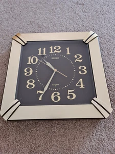 Wall clock Seiko Quartz Square battery operated plastic gold Vintage - Picture 1 of 12