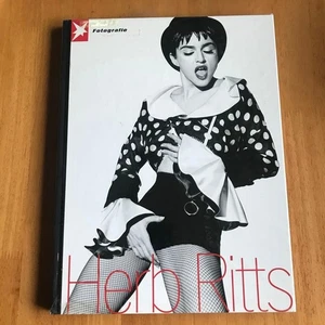 Photograph, English-German book, Herb Ritts, Madonna - Foto 1 di 12