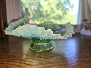 Vintage Fenton Green Opalescent Glass Ruffled Grape Footed Bowl MINT - Picture 1 of 9