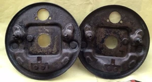 Fiat 500 Classic 126 1. Serie Bremsbackbleche vorne Paar links rechts - Bild 1 von 2