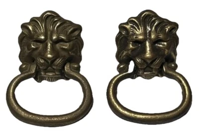 Juego de 2 tiradores de cajón de anillo con cabeza de león de latón vintage Foto 1 de 3