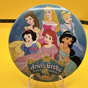 Ariel's Grotte Disney Prinzessin Feier 3 Zoll Pinback Knopf kleine Meerjungfrau - Bild 1 von 1