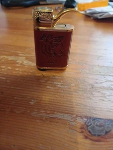 A Lovely Leather Coated Pipe Style Gas Lighter Which Is Brand New & Called Tiger - Picture 1 of 7