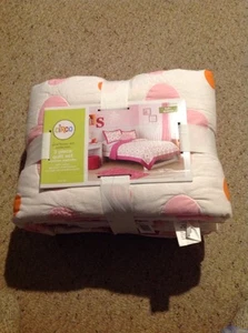 New Circo Pink Flower Dot Collection 3 Piece Quilt Set. Full/Queen - Picture 1 of 7