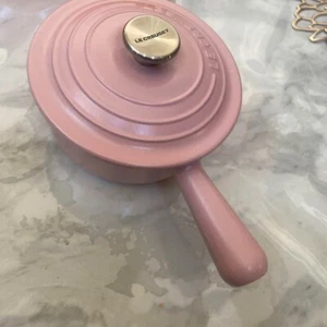 Le Creuset saucepan 16cm chiffon pink - Picture 1 of 4
