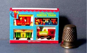 Casa delle bambole miniatura 1:12 Fisher Price gioco famiglia circo treno scatola asilo giocattolo - Foto 1 di 4