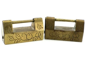 Chinesisches Messing SCHLOSS 2er Set geätztes Blatt & florales Design Hardware verschlossen Vintage - Bild 1 von 9