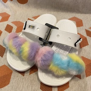 Sandalias clásicas de piel CROCS Pom Pom blancas arco iris para mujer 7 - Imagen 1 de 5