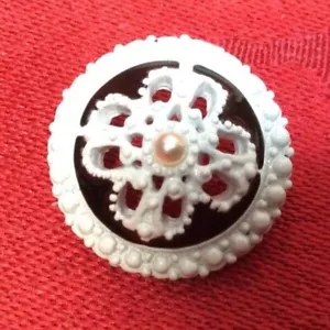 KSD St. John pulsante di ricambio tondo placca oro smalto bianco e marrone 19 mm NUOVO - Foto 1 di 3
