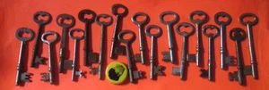 VINTAGE LOT OF 18 SKELETON KEYS HOUSE DOOR LOCK MORE LISTED HERE GWG18 FREE SHIP - Picture 1 of 1