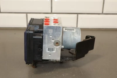 Dodge Durango SRT-8 2018 ABS bomba/montaje de módulo (crucero no adaptable) Foto 1 de 4