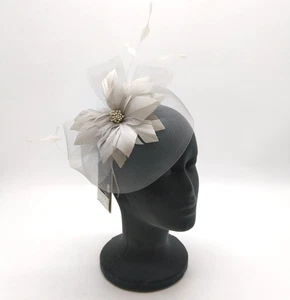 Womens Debut Grey Headband Floral Feather Fascinator Ascot Wedding Event BNWT - Picture 1 of 13