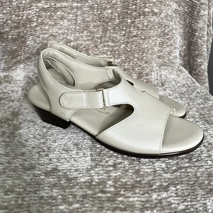 SAS Suntimer Leather Open Toe Block Heel Sandal Bone Women's sz 8.5 S Slim - Picture 1 of 5