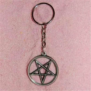ENGLISH PEWTER - DARK PENTAGRAM - KEYRING KEYCHAIN PENTACLE GOTH WICCA - Picture 1 of 1