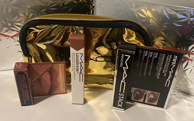 Bolsa de Maquillaje MAC con Peluche de Terciopelo $16 ~ Máscara MACstack $16 ~ Beso Bloqueado $28 Foto 1 de 4
