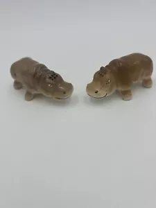 Hippo Salt And Pepper Shakers Made In Japan Cork Bottom - Picture 1 of 6