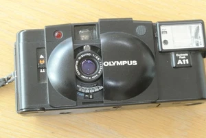 Vintage Olympus XA2 Compact Film Camera Working w/ 35mm F/2.8 Lens - Picture 1 of 5