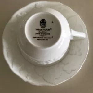 WEDGWOOD STRAWBERRY/VINE WHITE COFFE/TEA Cup/ Saucer Set of Two barely used - Picture 1 of 9