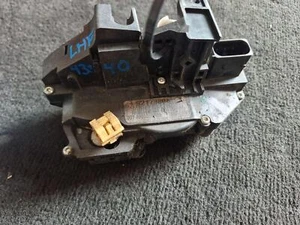 HOLDEN STATESMAN/CAPRICE LOCK MECHANISM LEFT FRONT DOOR LOCK, WM, 09/06-06/08 06 - Picture 1 of 5