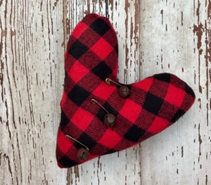 Felt Red & Black Buffalo Check Heart Pillow Ornament w/Rusty Jingle Bells - Imagen 1 de 1